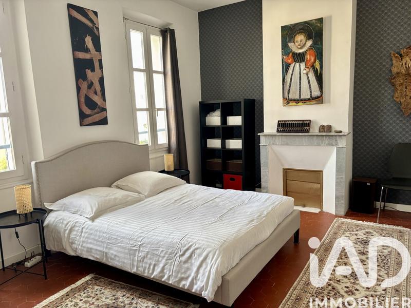 Maison - 220 m² - 9 pièces