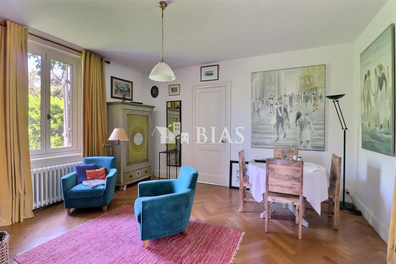 Maison - 210 m² - 7 pièces