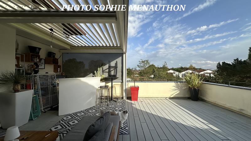 Appartement sur toit - 110 m² - 5 pièces