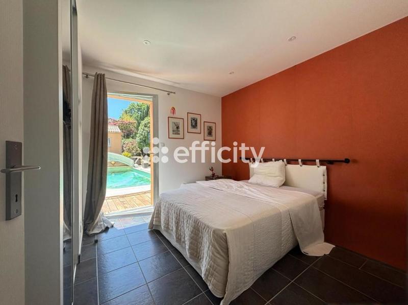 Maison - 220 m² - 6 pièces