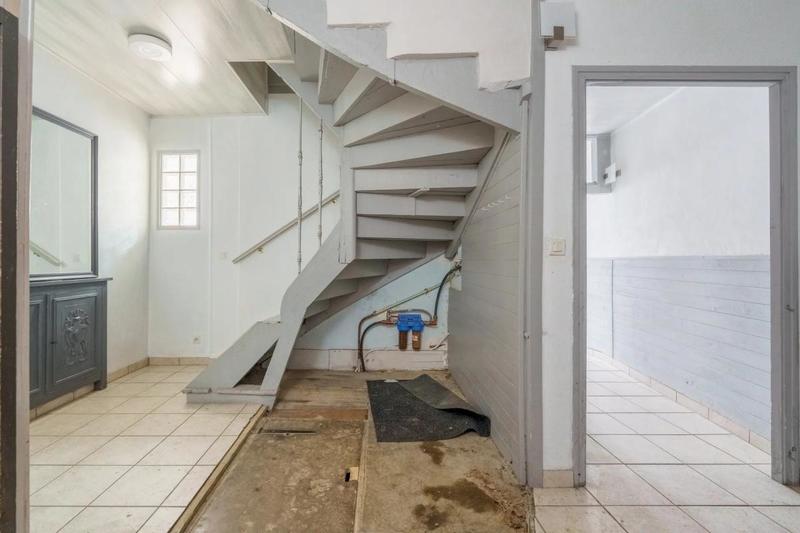 Maison - 210 m² - 7 pièces