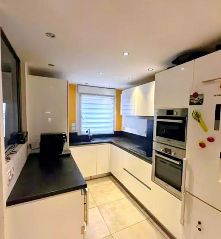 Maison - 111 m² - 6 pièces