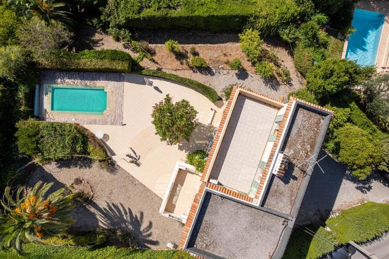 Maison - 201 m² - 7 pièces