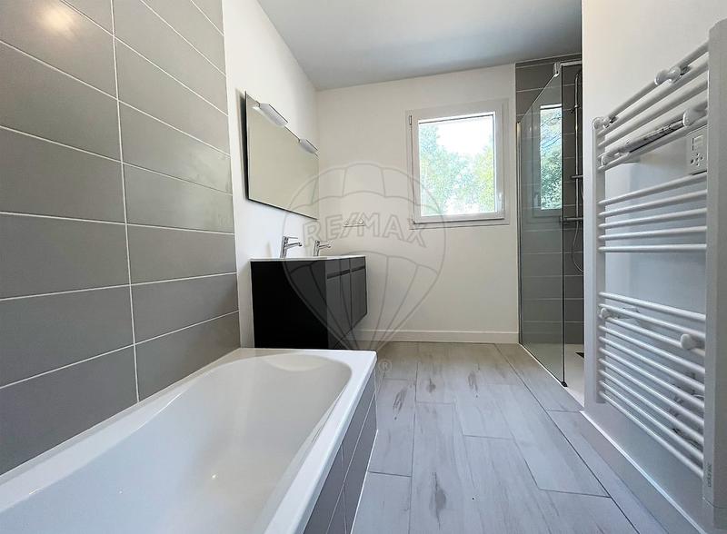 Maison - 143 m² - 5 pièces