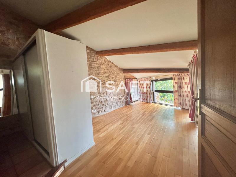 Maison - 220 m² - 6 pièces