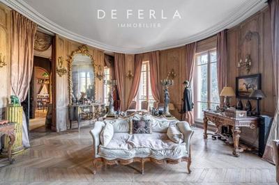 Appartement - 292 m² - 9 pièces