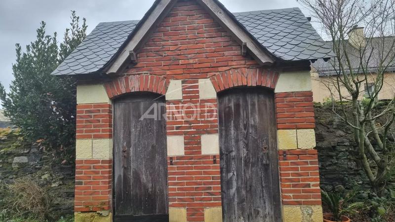 Maison - 189 m² - 9 pièces