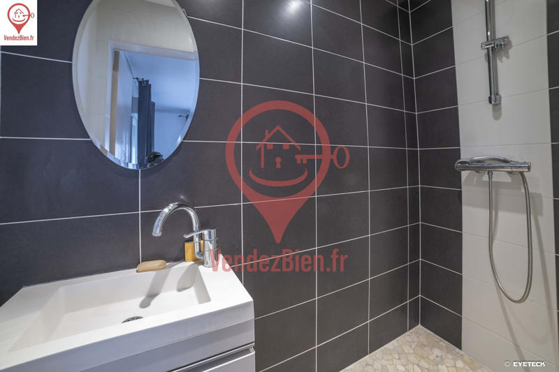 Maison - 264 m² - 8 pièces