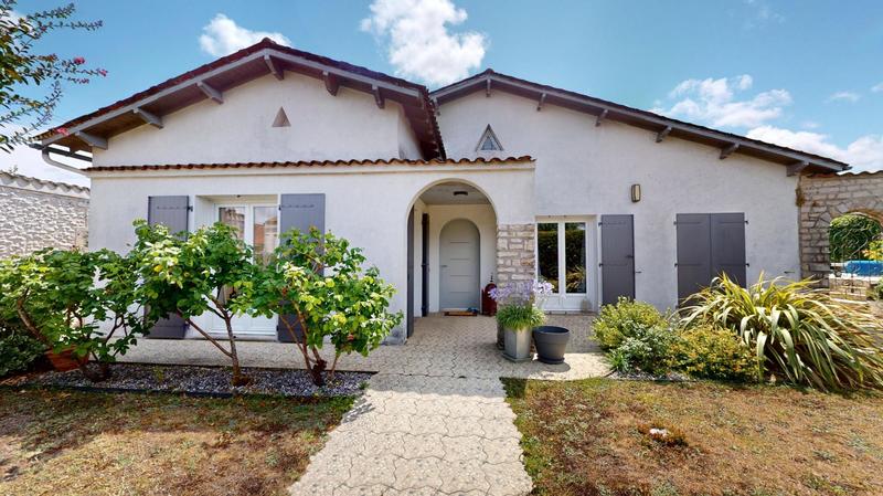 Maison - 208 m² - 7 pièces