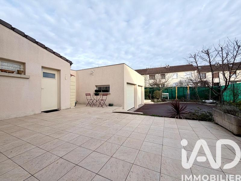 Maison - 152 m² - 7 pièces