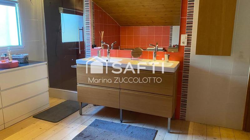 Maison - 178 m² - 10 pièces