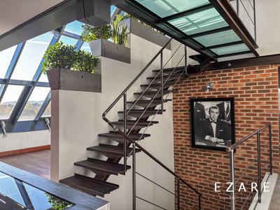 Loft - 138 m² - 6 pièces