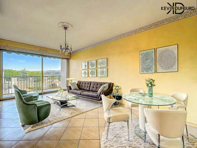 Appartement - 80 m² - 4 pièces