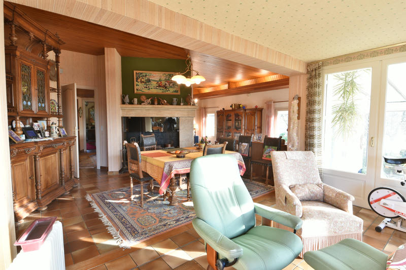 Maison - 240 m² - 11 pièces