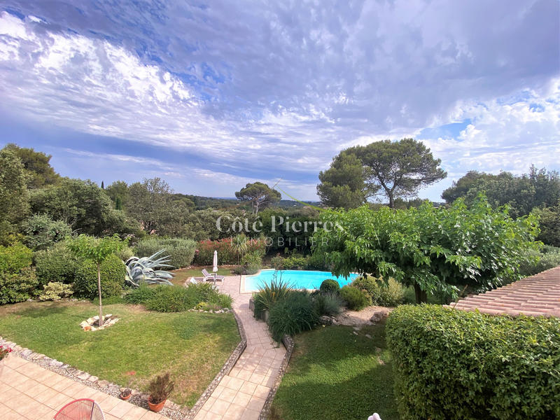 Villa - 205 m² - 8 pièces