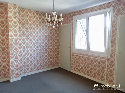 Maison traditionnelle - 90 m² - 4 pièces