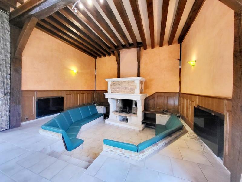 Demeure - 293 m² - 5 pièces