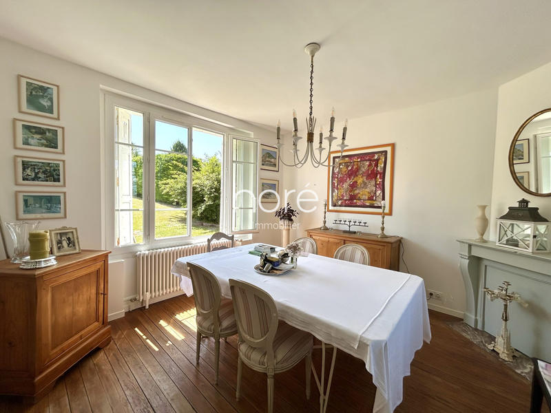 Maison - 282 m² - 11 pièces