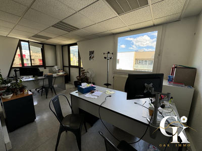 Bureau - 458 m²
