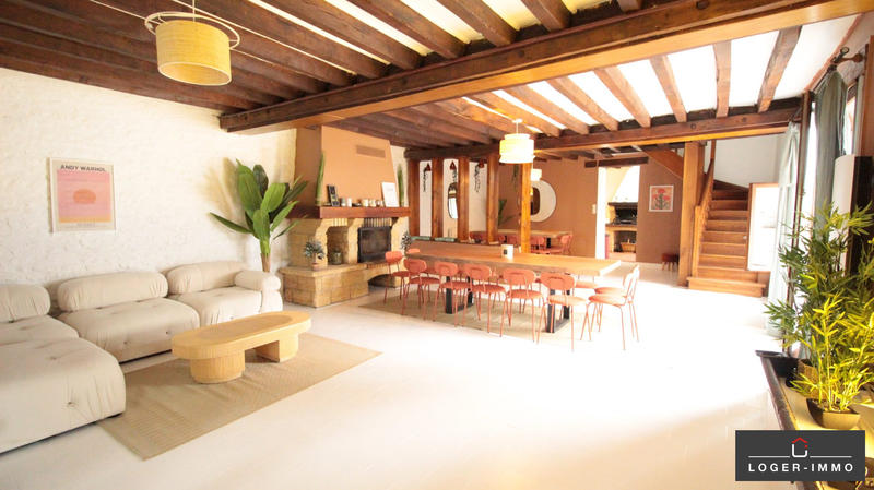 Maison - 302 m² - 9 pièces