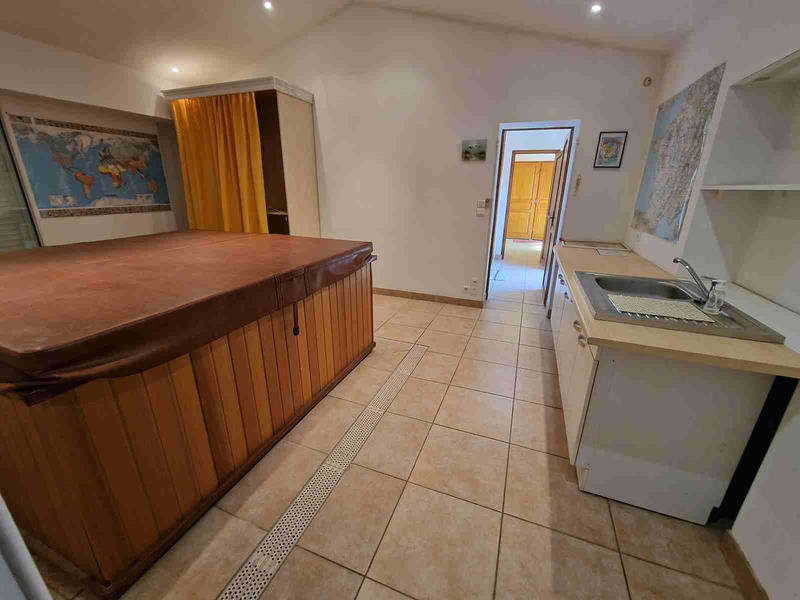 Maison - 229 m² - 8 pièces