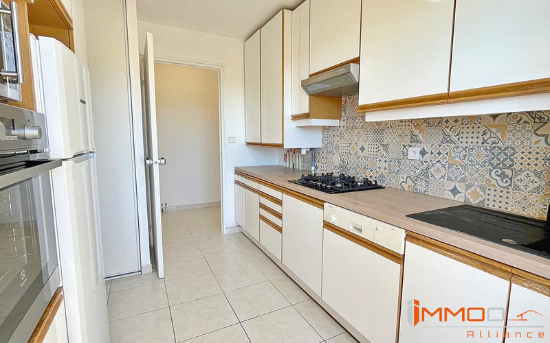 Appartement - 80 m² - 3 pièces