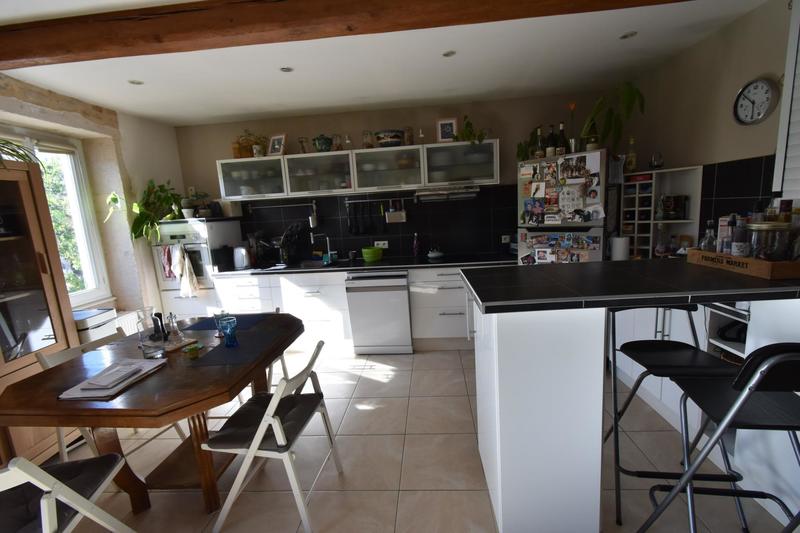 Maison - 143 m² - 8 pièces