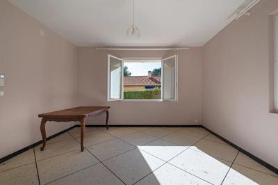 Studio - 100 m² - 4 pièces