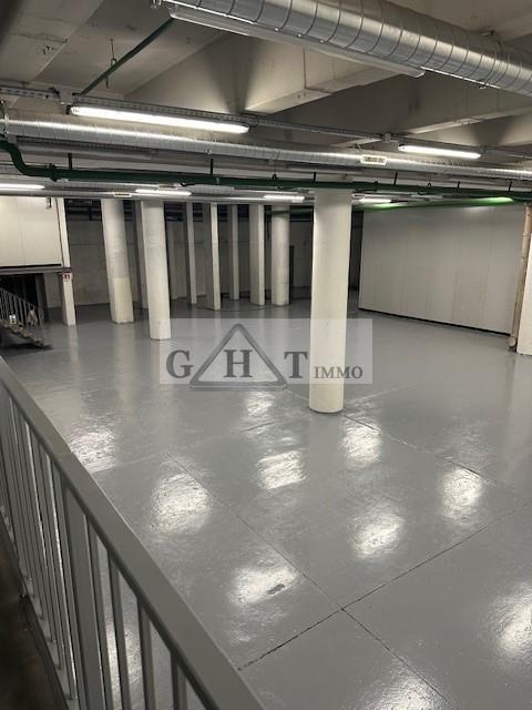 Entrepôt - 1 200 m²