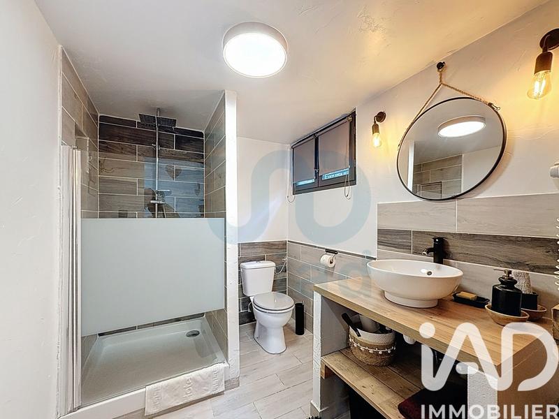 Maison - 250 m² - 6 pièces