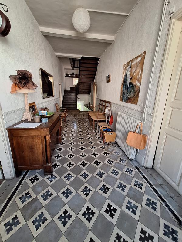 Maison - 350 m² - 11 pièces