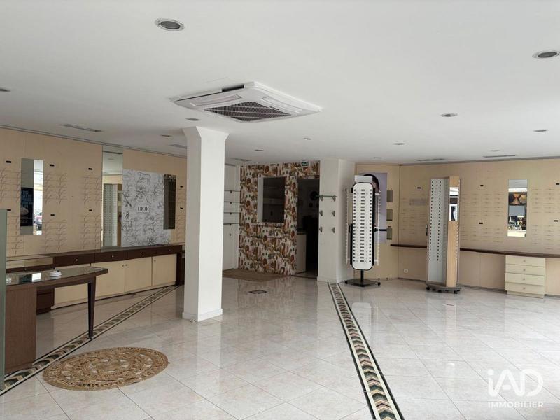 Local commercial - 82 m²