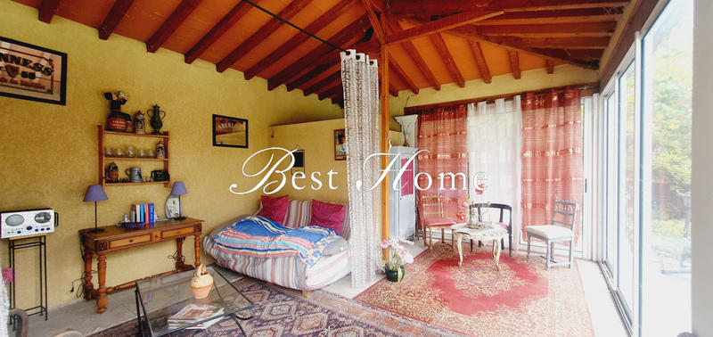 Maison - 230 m² - 8 pièces