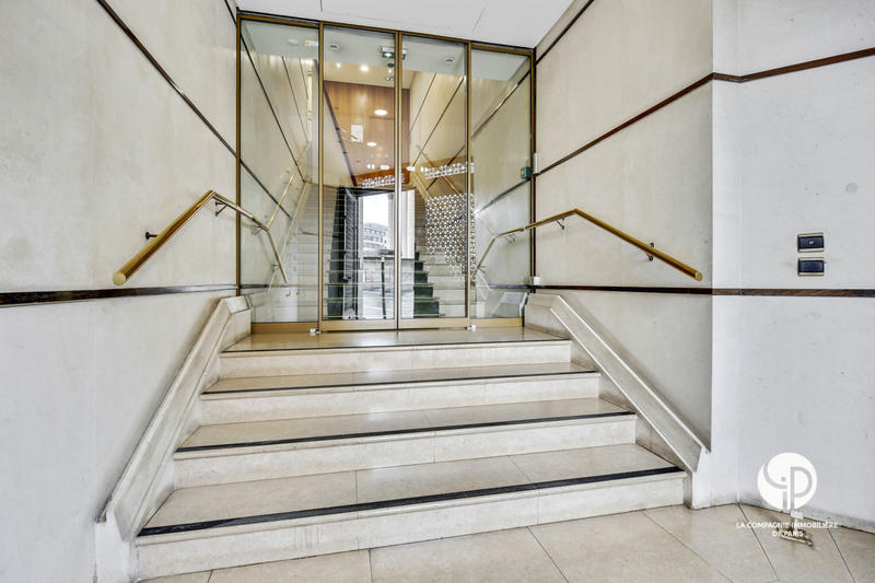 Bureau - 82 m² - 3 pièces