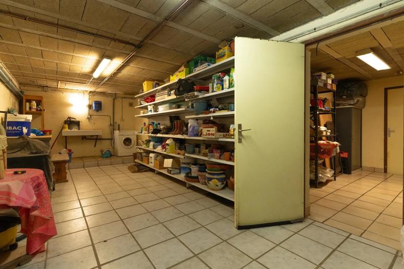 Maison - 220 m² - 8 pièces