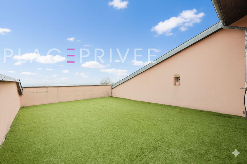 Maison - 200 m² - 6 pièces