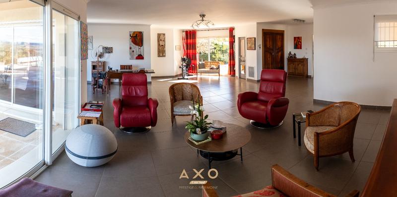 Maison - 171 m² - 6 pièces