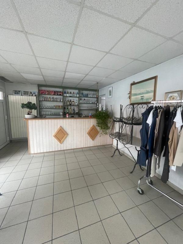 Local commercial - 255 m² - 5 pièces
