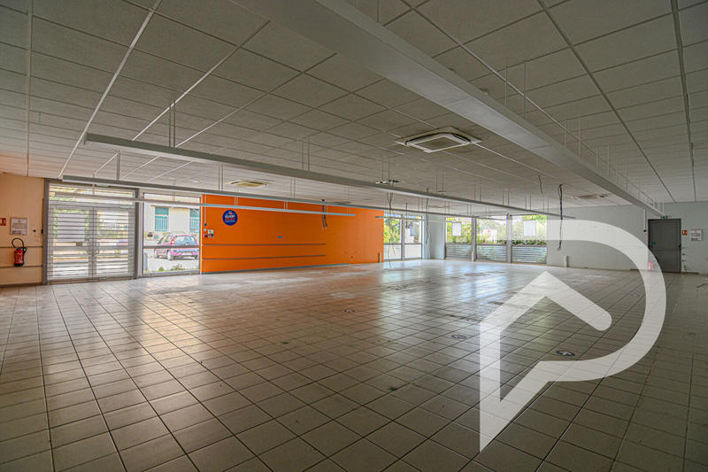 Local commercial - 300 m²