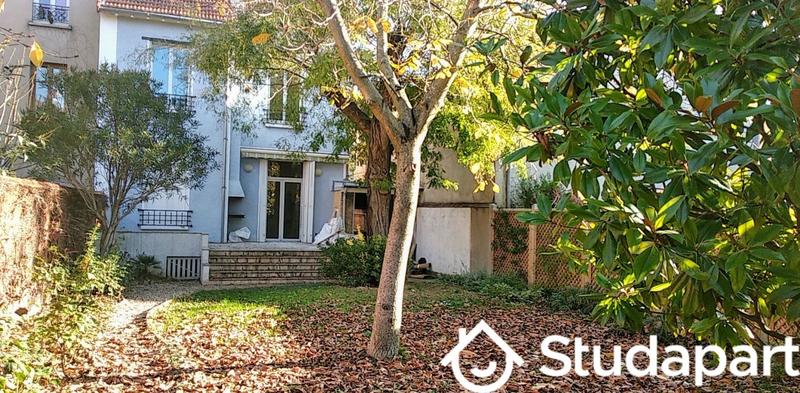 Chambre - 11 m² - 1 pièce