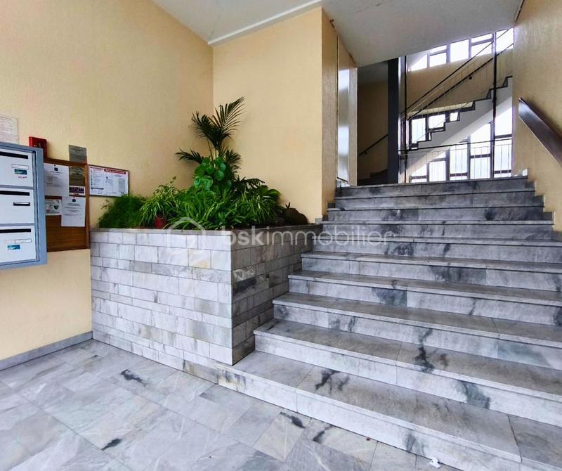 Appartement - 77 m² - 3 pièces