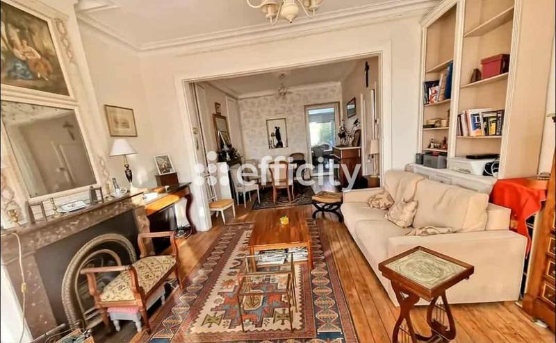 Maison - 143 m² - 7 pièces