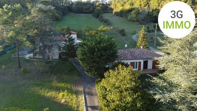 Villa - 257 m² - 10 pièces