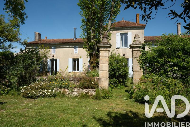 Maison - 284 m² - 8 pièces