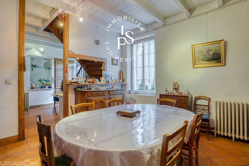 Maison - 666 m² - 20 pièces