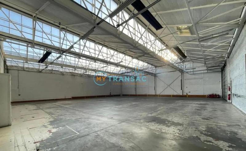 Local d'activités - 820 m²