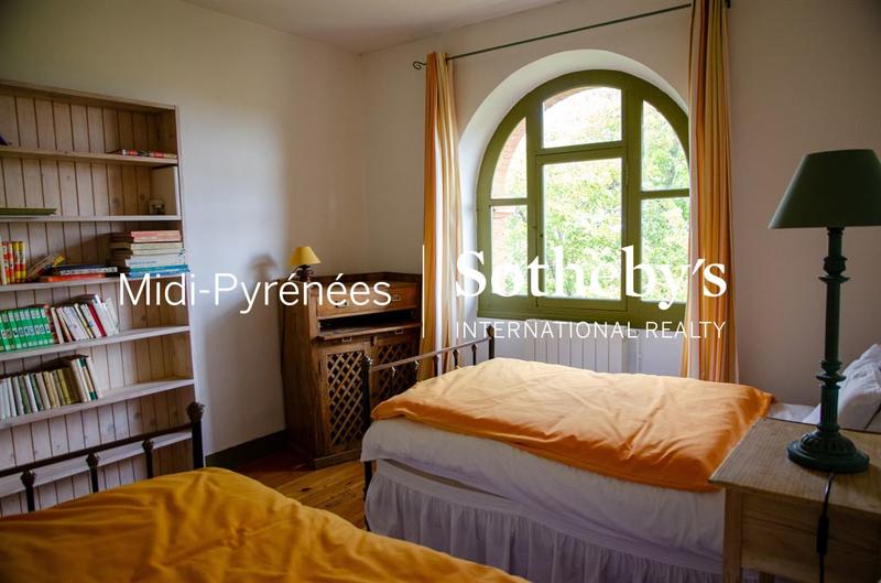 Maison - 580 m² - 16 pièces