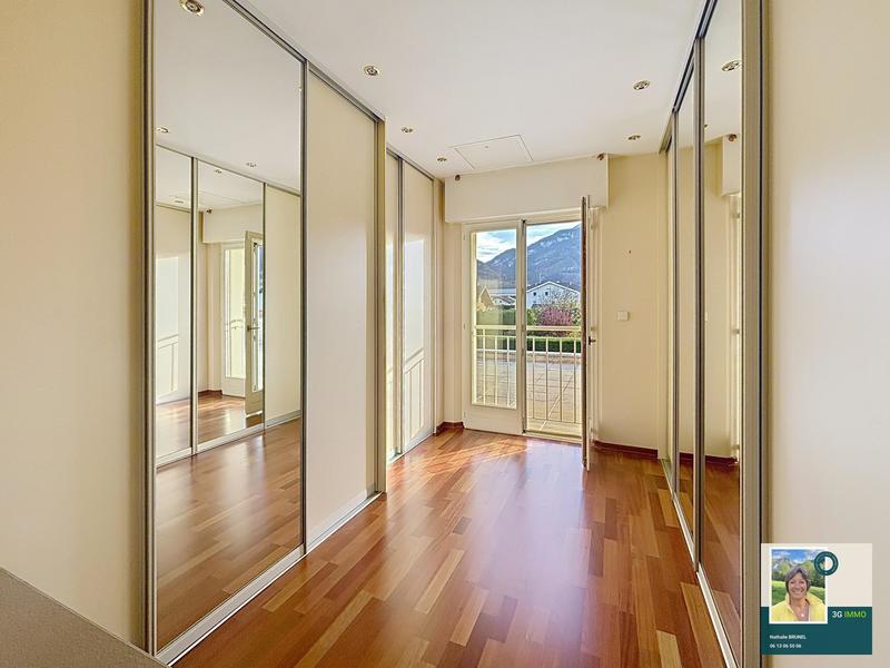 Villa - 250 m² - 10 pièces