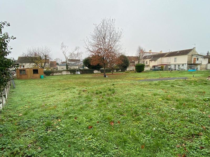 Terrain constructible - 1 275 m²