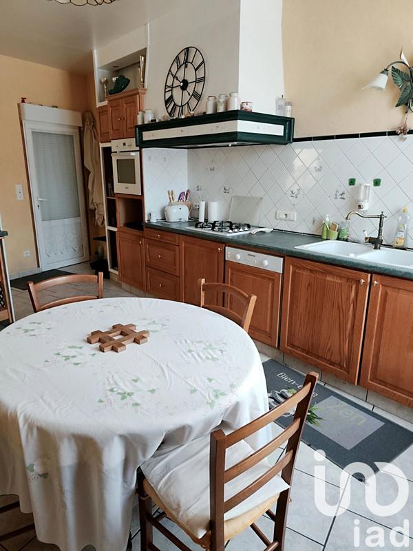 Maison - 240 m² - 8 pièces